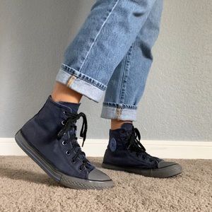 NAVY CONVERSE